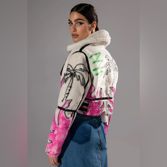 NWOT. AKIRA Label Crushing It Graffiti Cropped Sherpa Jacket. - Picture 5 of 9